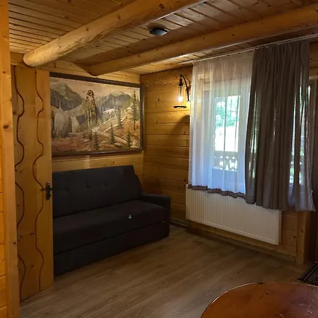 Θέρετρο гостинний двір - зґарда Verkhniy Yasenov