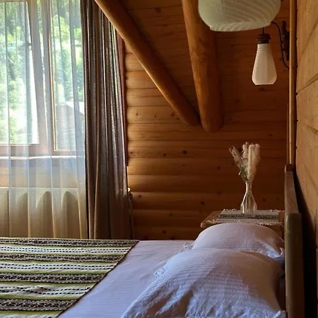 гостинний двір - зґарда Verkhniy Yasenov