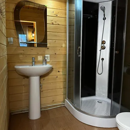 Θέρετρο гостинний двір - зґарда