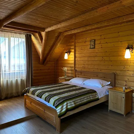 Θέρετρο гостинний двір - зґарда